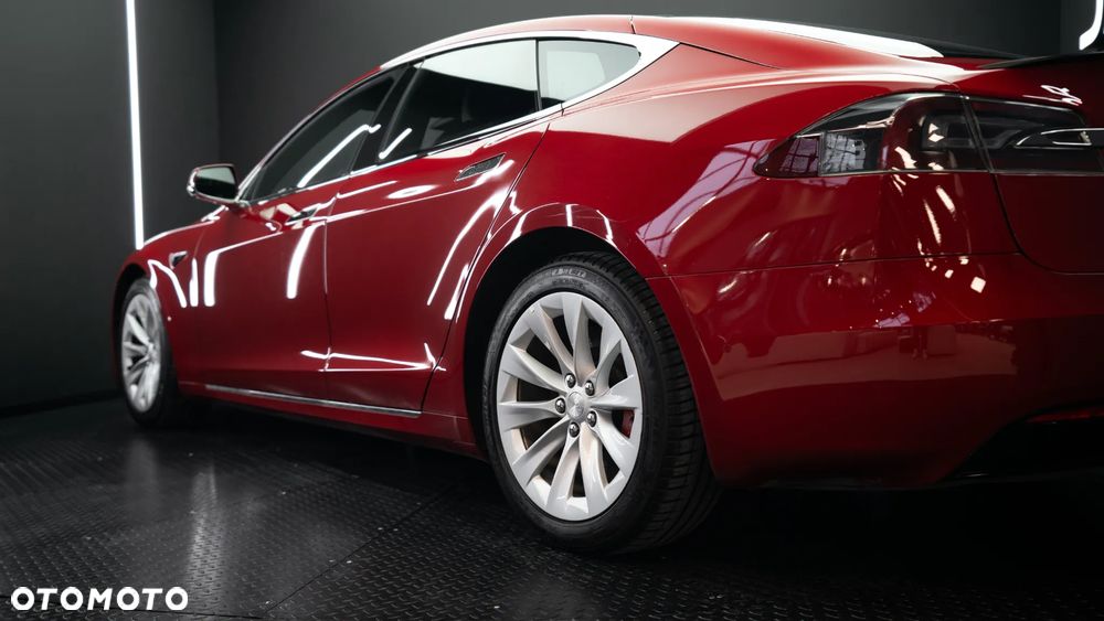 Tesla Model S Performance - 24