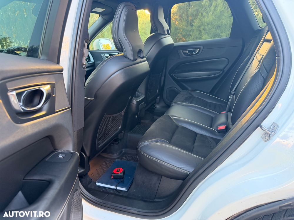 Volvo XC 60 D4 AWD R-Design - 8
