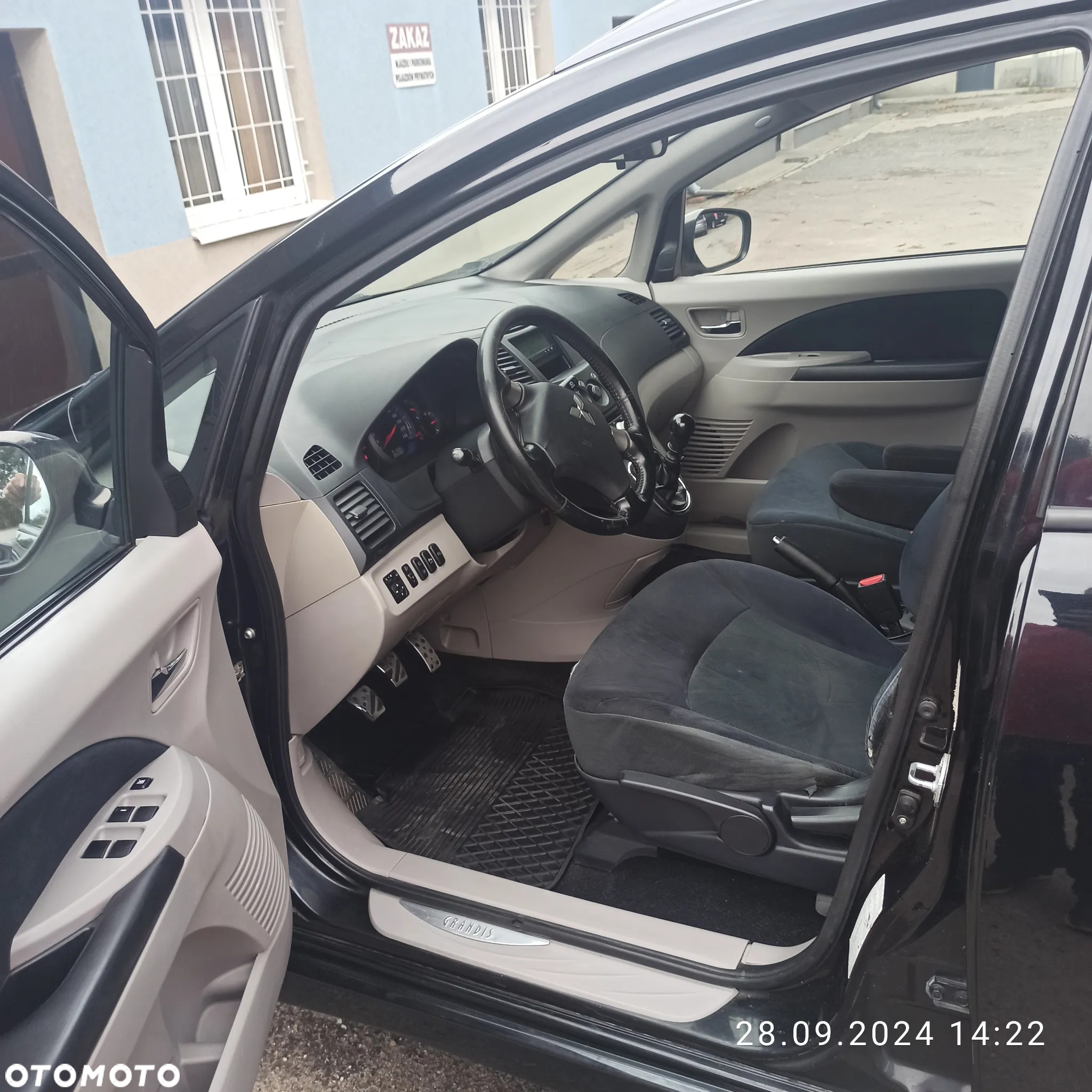Mitsubishi Grandis 2.0 DI-D 7-Sitzer 30 Jahre - 8