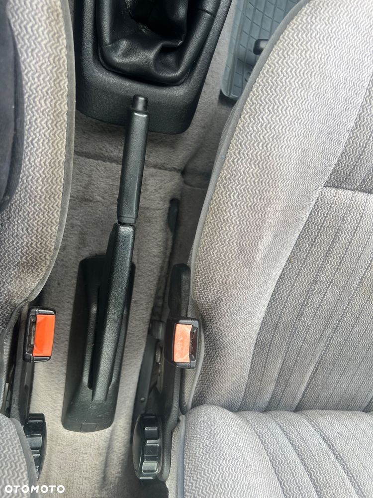 Volkswagen Jetta 1.8 CL - 35