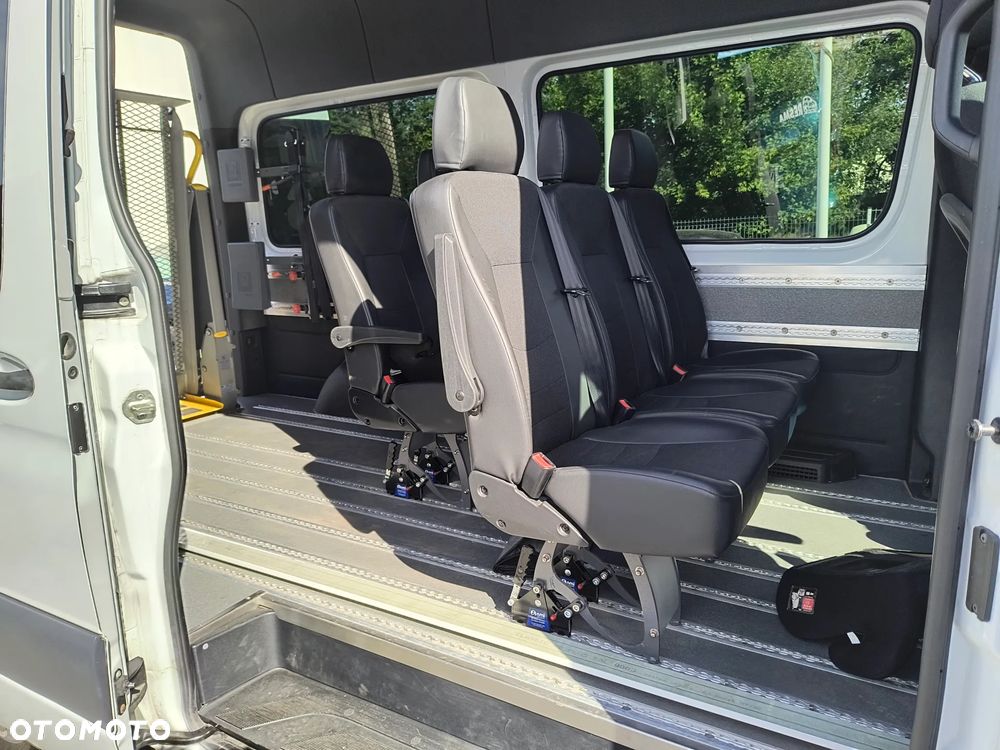 Mercedes-Benz Sprinter - 13