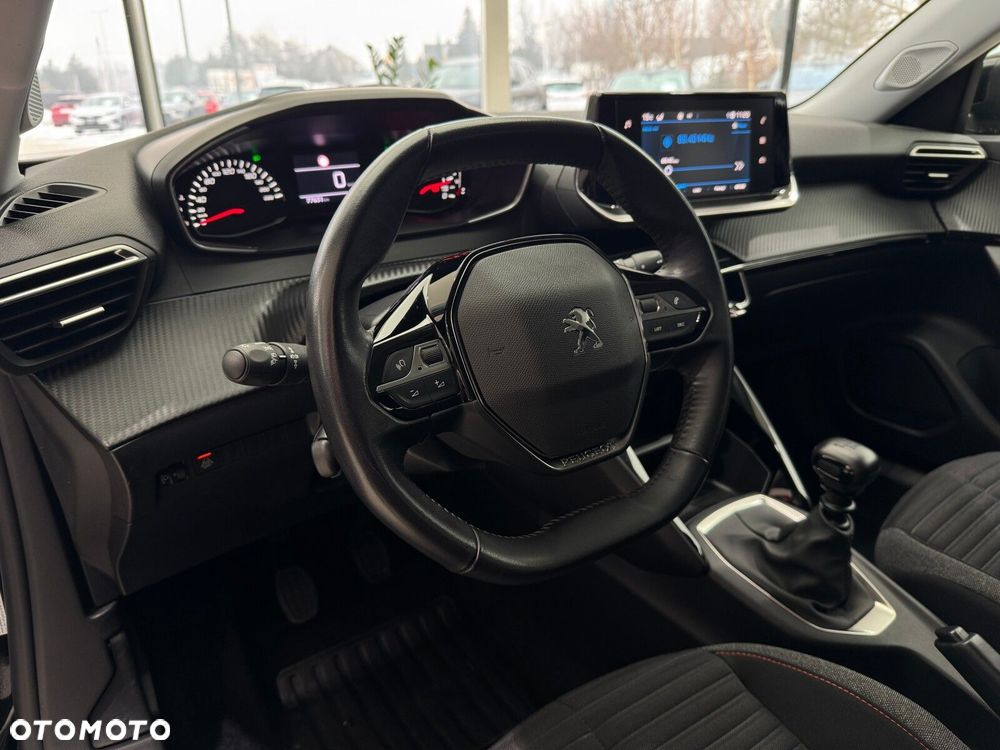 Peugeot 2008 - 8