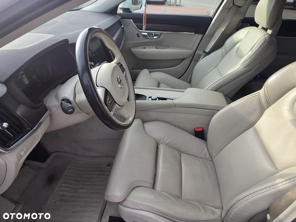 Volvo V90 Cross Country - 37