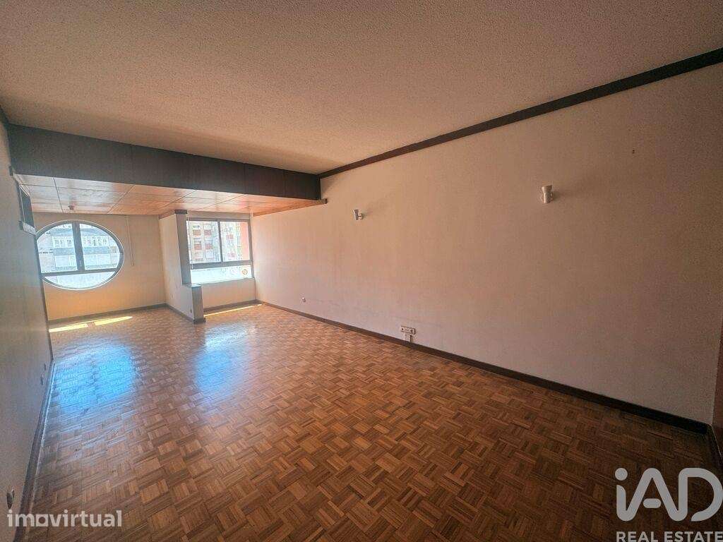 Apartamento T2 em Areeiro de 76,00 m2 - Grande imagem: 3/29