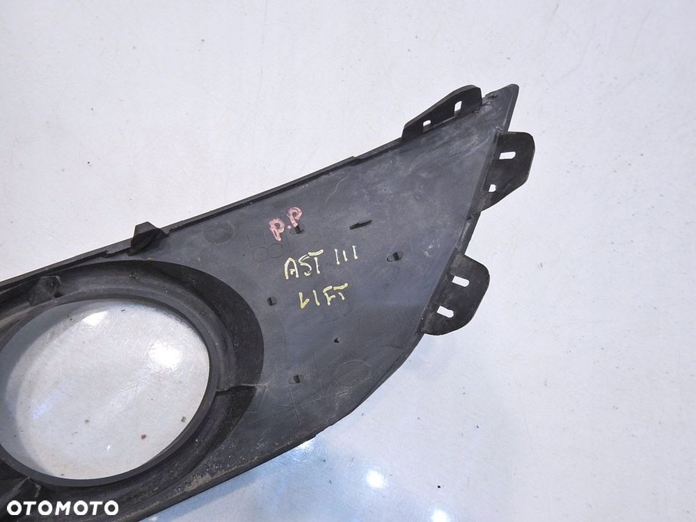 KRATKA ZDERZAKA PRAWA OPEL ASTRA III H LIFT - 2