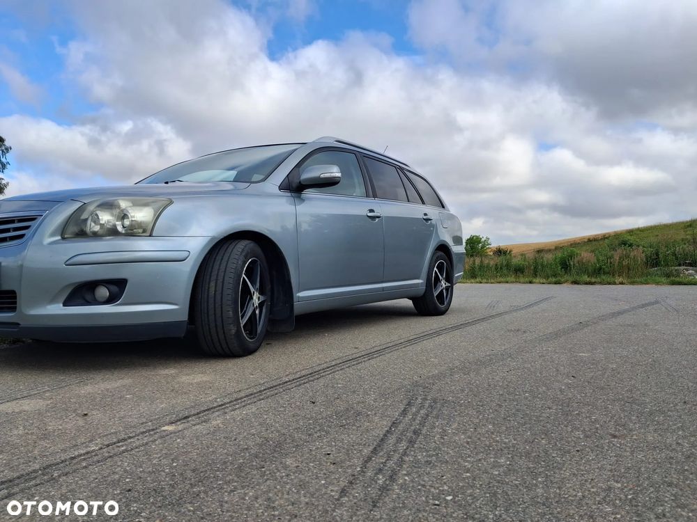 Toyota Avensis - 29