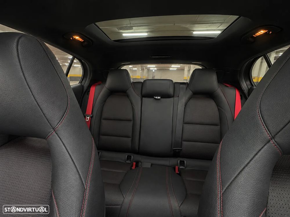 Mercedes-Benz GLA 45 AMG 4-Matic - 13