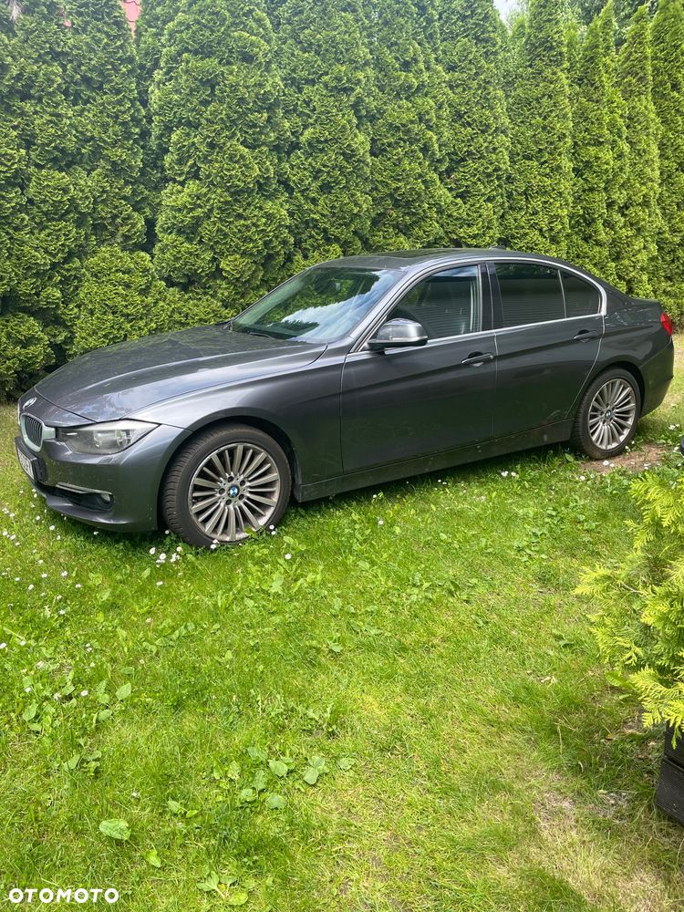 BMW Seria 3 328i xDrive Luxury Line - 9