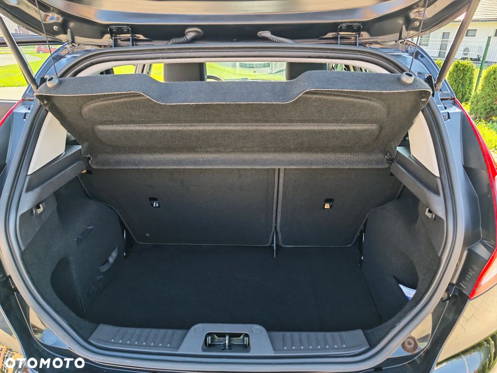 Ford Fiesta - 25