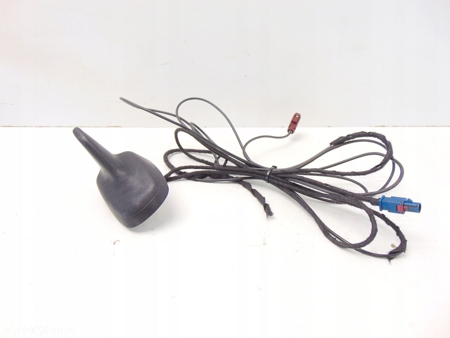 ANTENA DACHOWA GPS 8J8035503A AUDI TT 8J 06-14 - 1