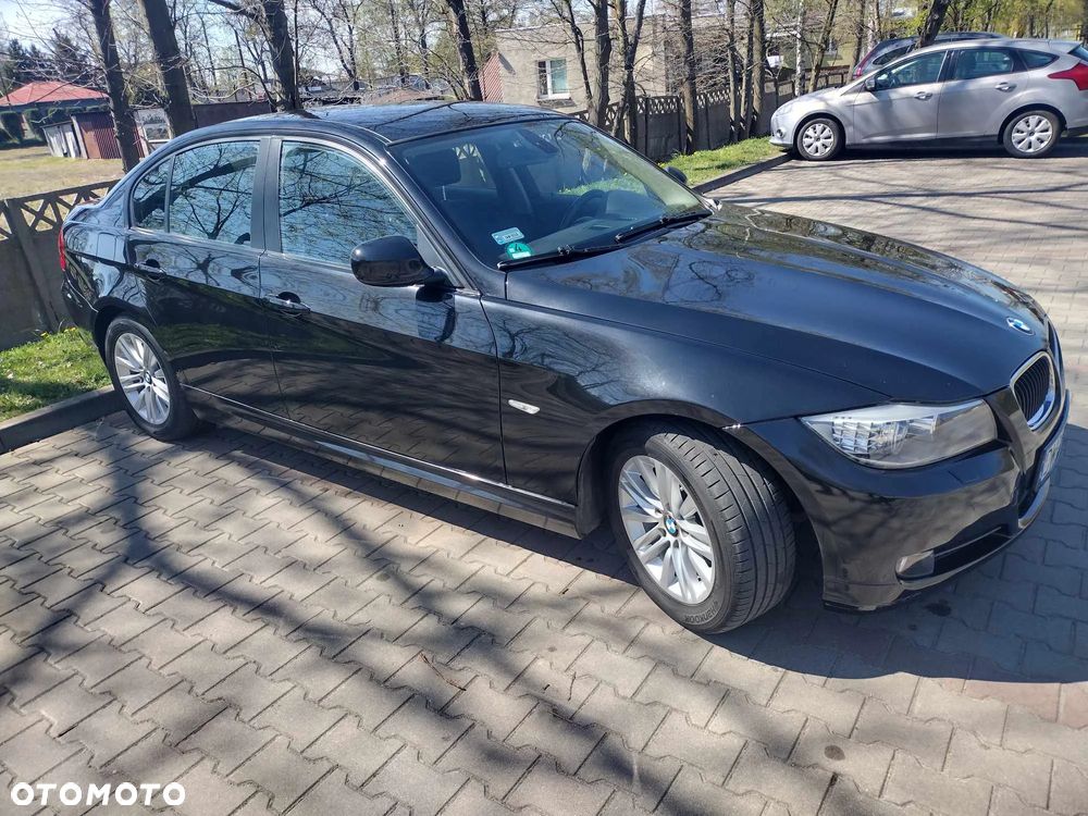 BMW Seria 3 318i - 4