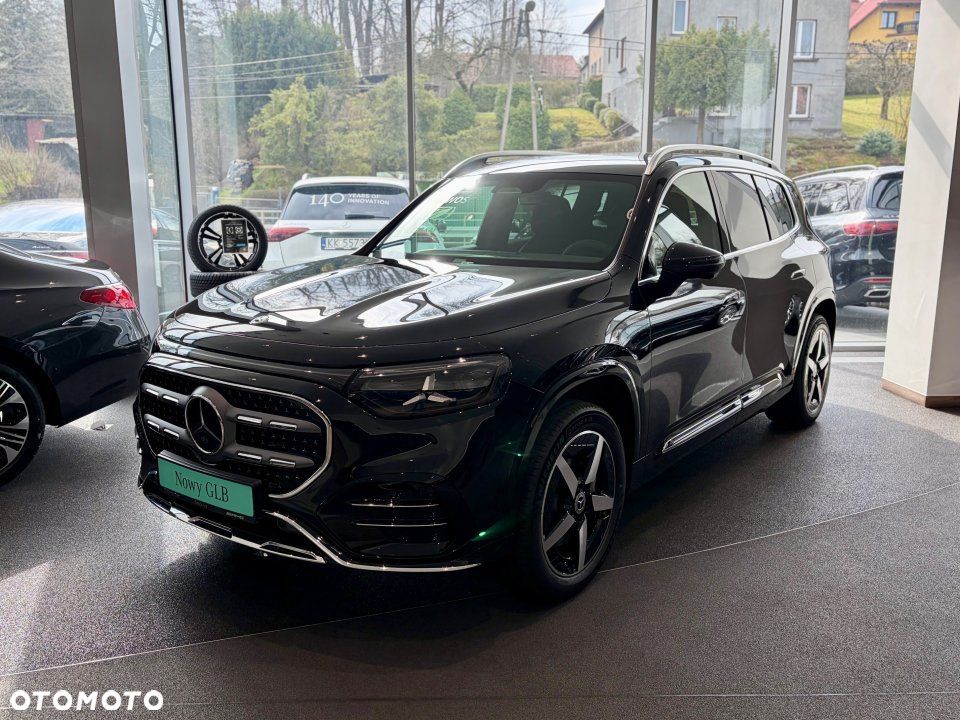 Mercedes-Benz GLB - 2