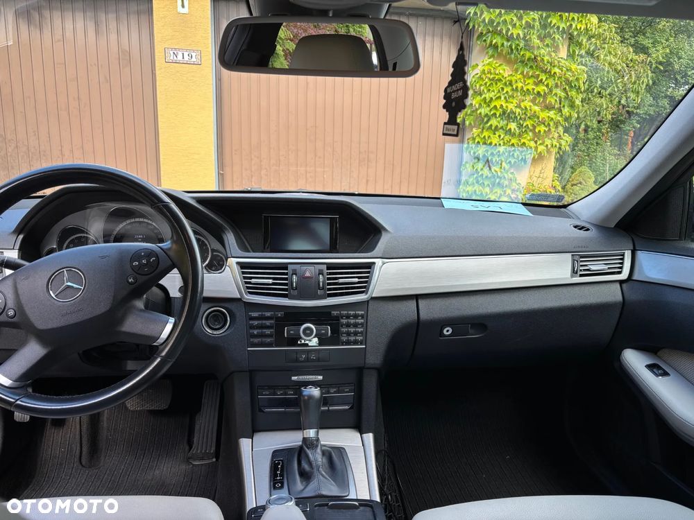 Mercedes-Benz Klasa E 250 CGI BlueEffICIENCY Avantgarde - 9