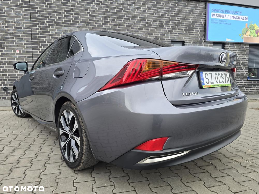Lexus IS 300h F Sport EU6 - 10