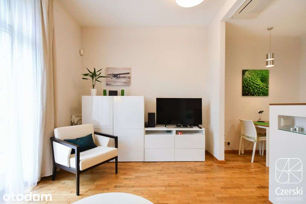 Kawalerka z klimatyzacją i balkonem przy Błoniach