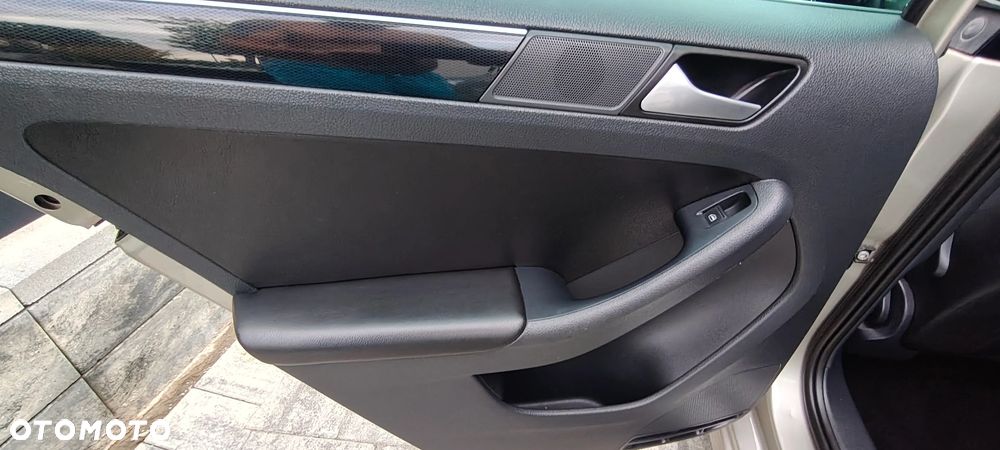 Volkswagen Jetta 1.4 TSI BMT Highline DSG - 18