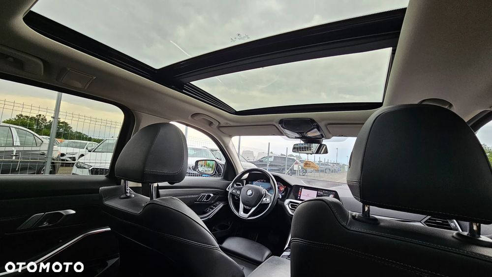 BMW Seria 3 320d xDrive Luxury Line - 25