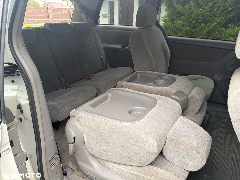 Toyota Sienna - 12