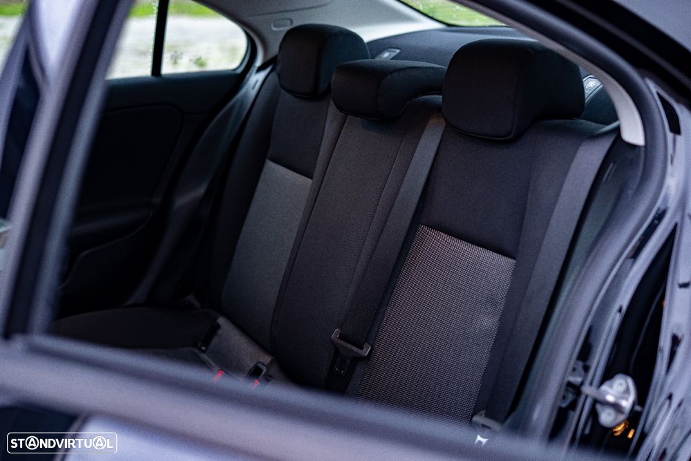 Mercedes-Benz A 250 Limousine - 18