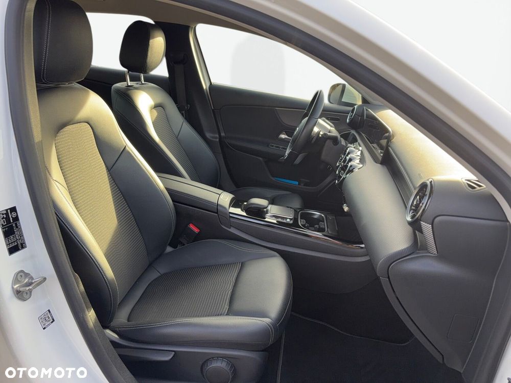 Mercedes-Benz Klasa A 250 E Progressive 8G-DCT - 14