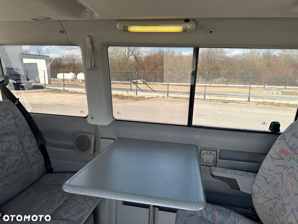Volkswagen Multivan - 17