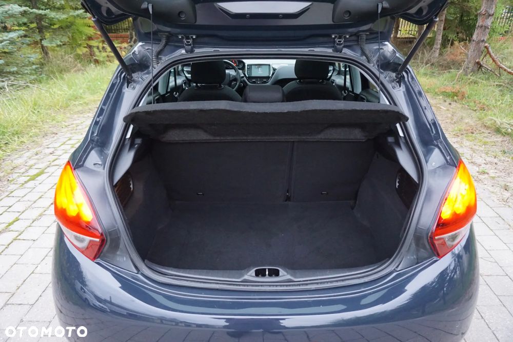 Peugeot 208 - 20