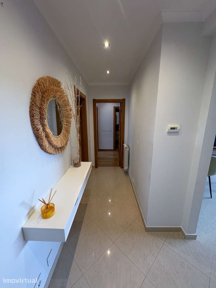 Apartamento T2 com terraço e garagem em Loures - Grande imagem: 5/15