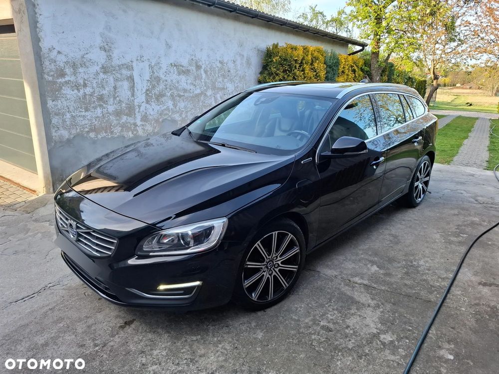 Volvo V60 D6 AWD Plug-in Hybrid Summum - 5