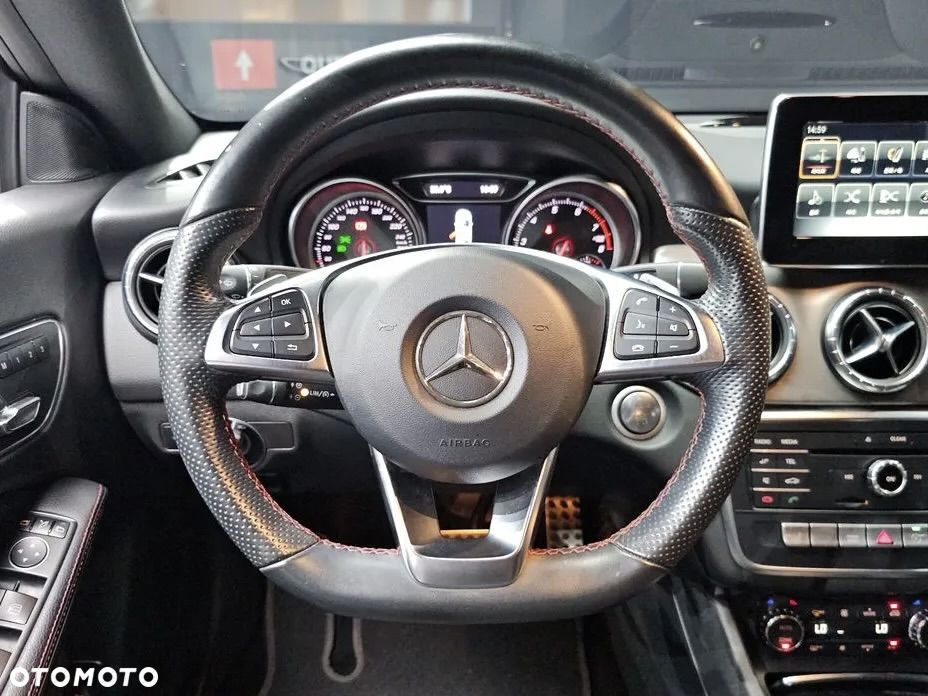 Mercedes-Benz CLA 220 4Matic 7G-DCT AMG Line - 14