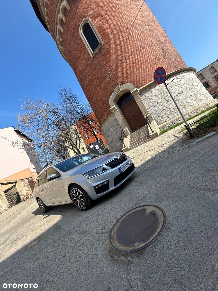 Skoda Octavia 2.0 TSI DSG RS - 2