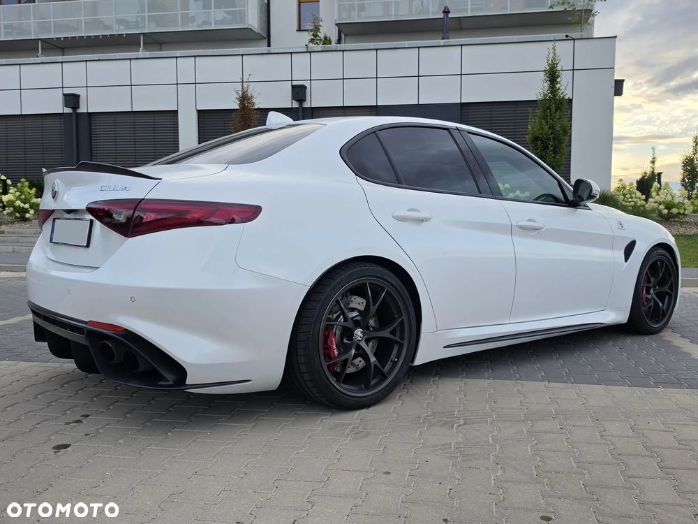 Alfa Romeo Giulia 2.9 V6 Bi-Turbo AT8 Quadrifoglio - 3