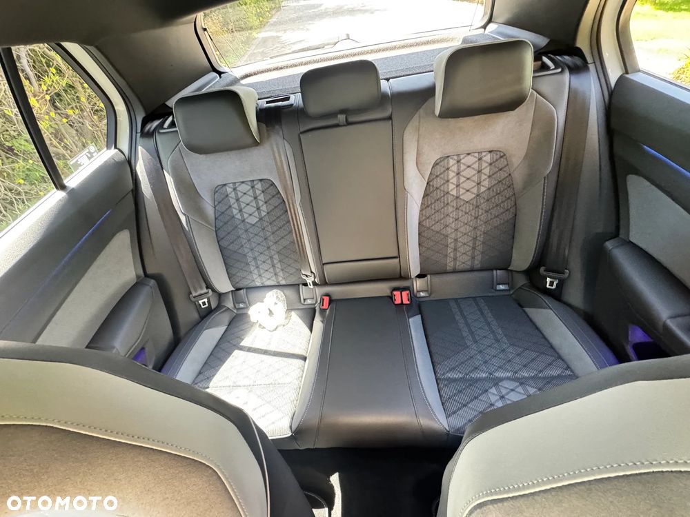 Volkswagen Golf 1.5 eTSI mHEV R-Line Plus DSG - 18