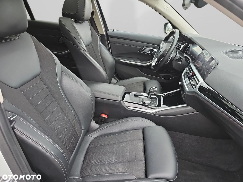 BMW Seria 3 - 18