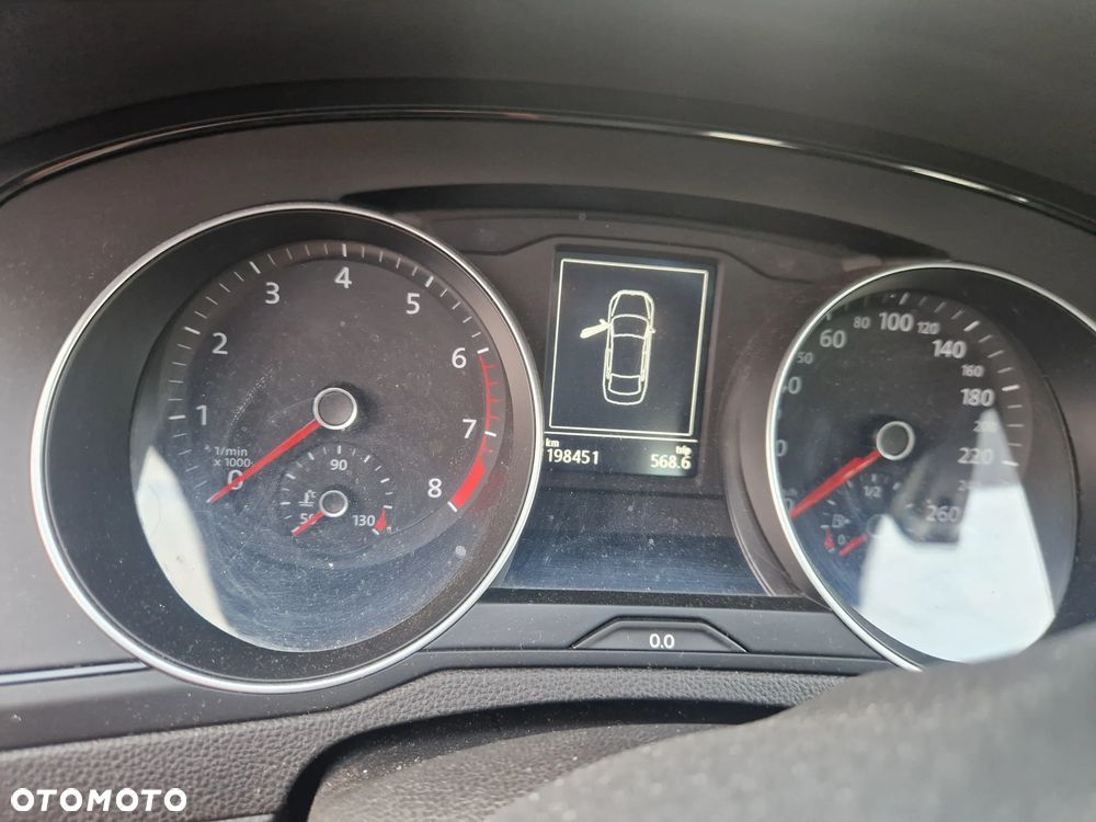 Volkswagen Passat 1.4 TSI BMT Comfortline - 8