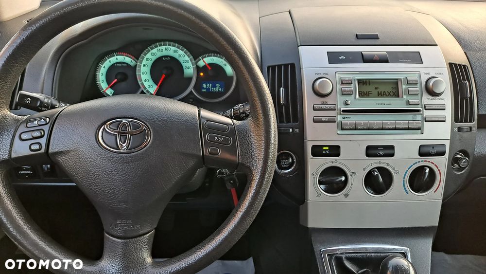 Toyota Corolla Verso 1.6 Terra - 17