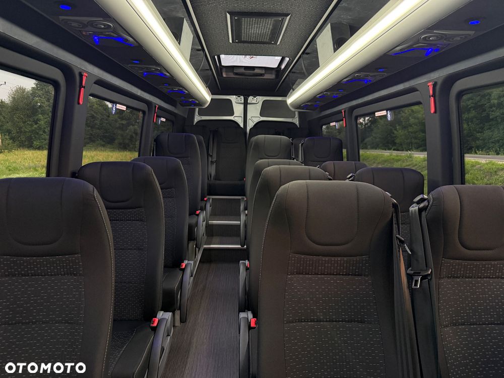 Mercedes-Benz Sprinter 519 - 23