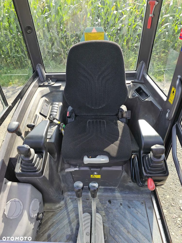 Volvo EC18D - 11