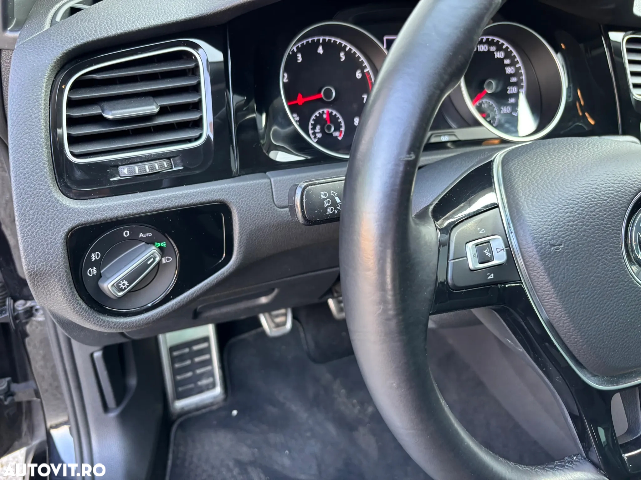 Volkswagen Golf 1.0 TSI Life - 28