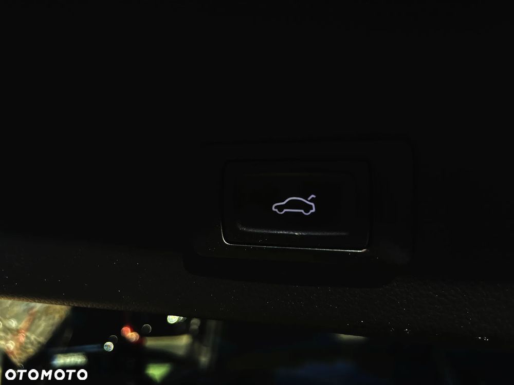 Audi A6 Avant 2.0 TDI Ultra S tronic - 39