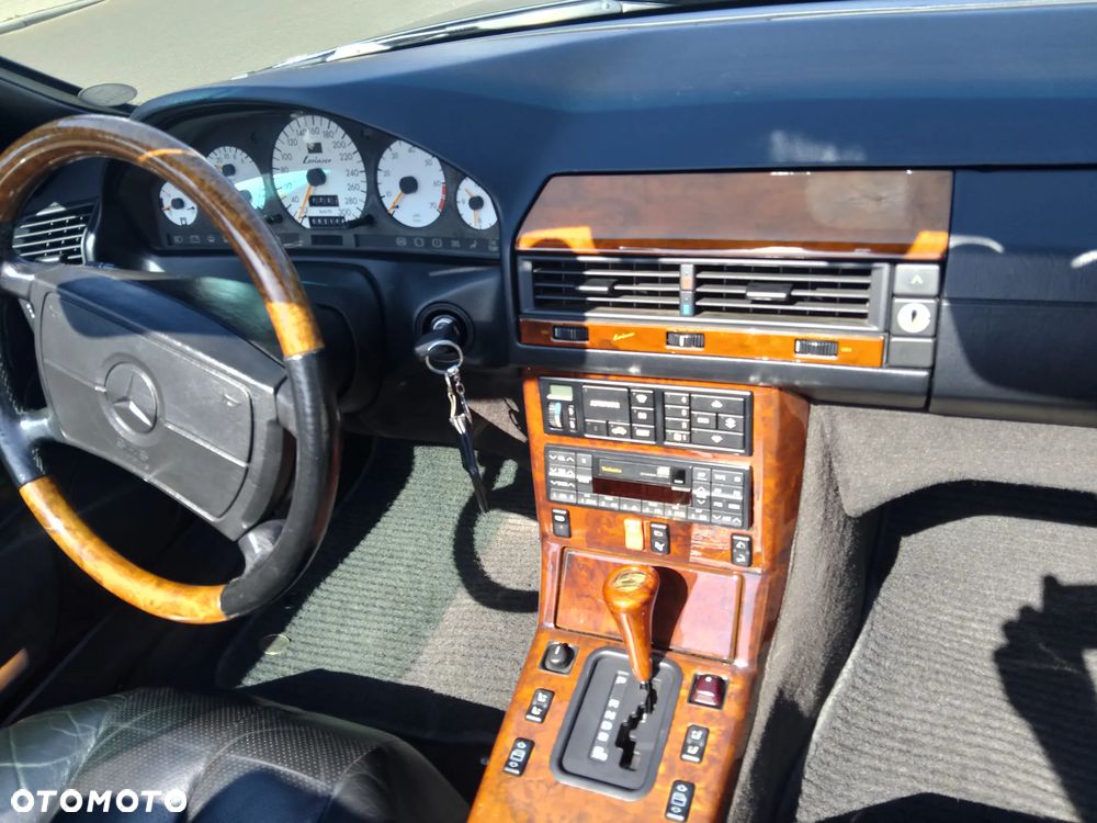 Mercedes-Benz SL - 25