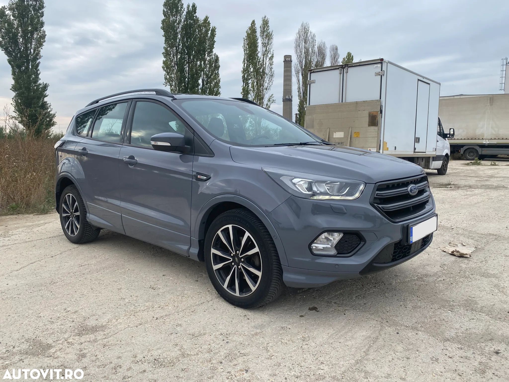 Ford Kuga - 1