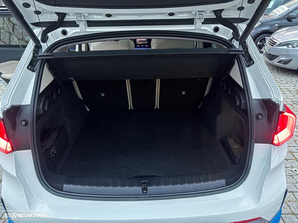 BMW iX1 xDrive30 xLine - 32