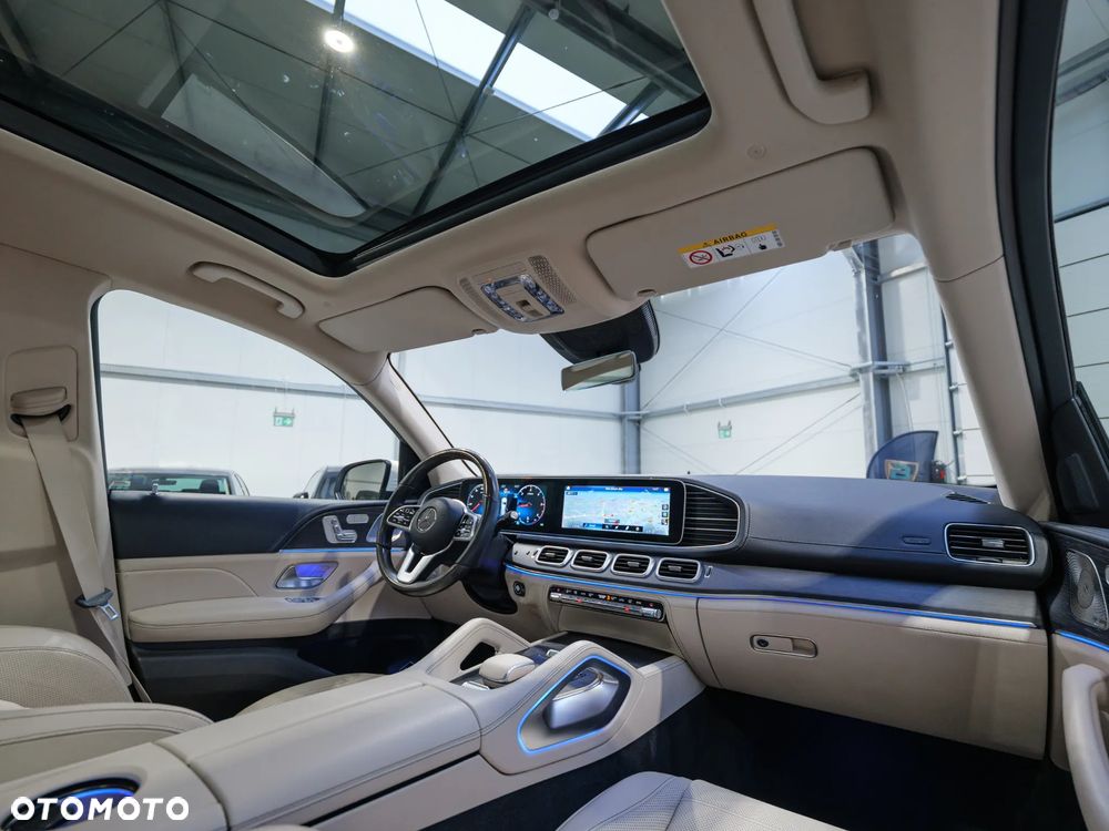 Mercedes-Benz GLS - 22