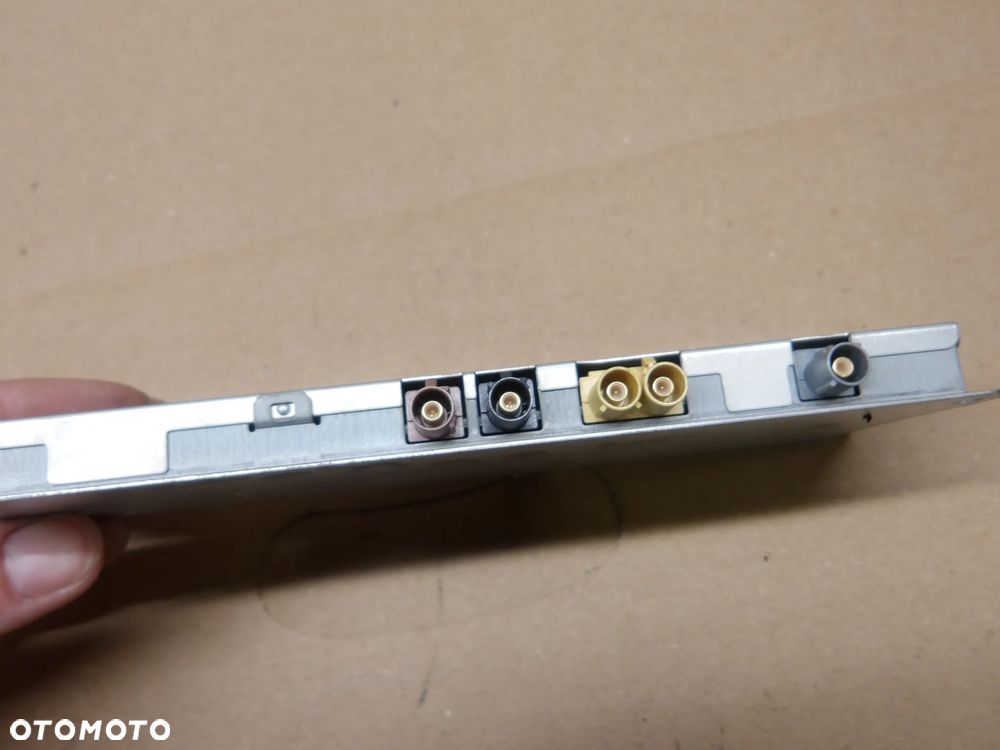 AUDI A4 B6 01-04 KOMBI WZMACNIACZ ANTENOWY 8E9035225B - 3