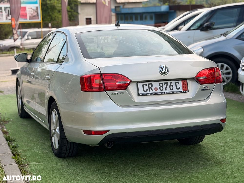 Volkswagen Jetta 1.6 TDI Blue Motion Technology Life - 7