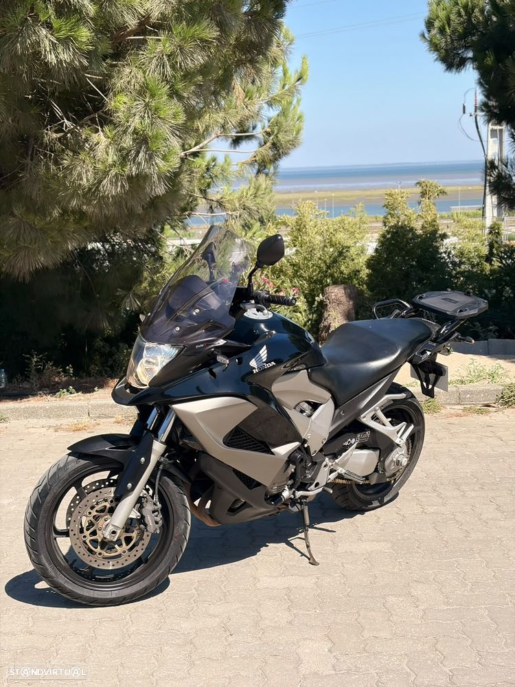 Honda VFR Crossrunner - 2