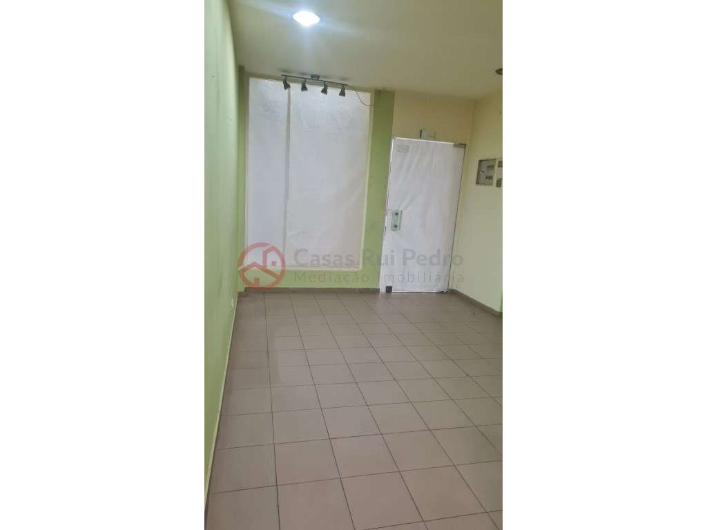Loja muito bem localizada ideal para serviços! - Grande imagem: 5/13
