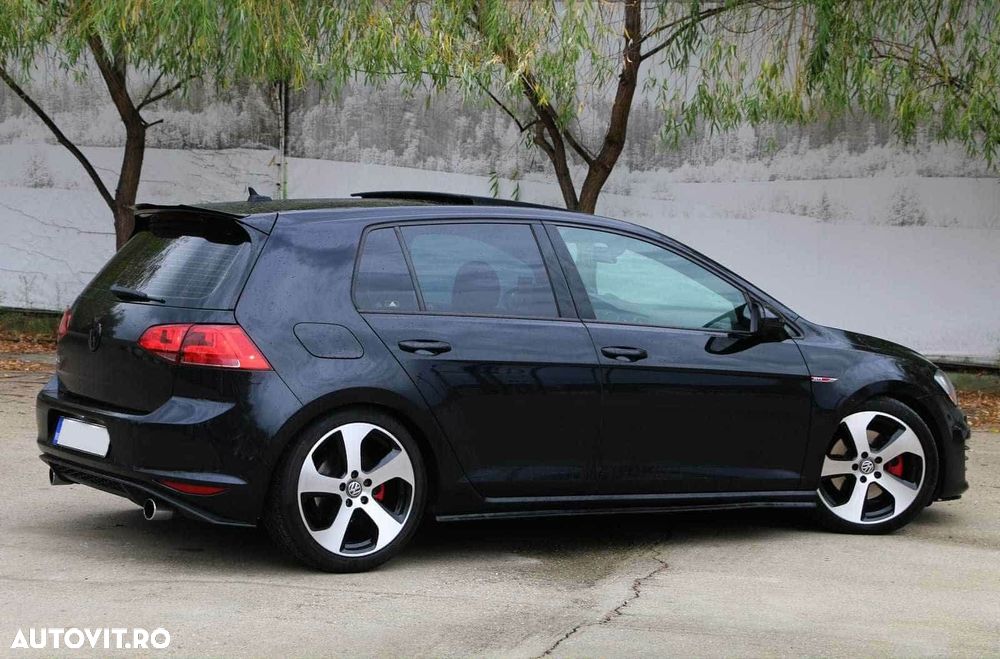 Volkswagen Golf - 5