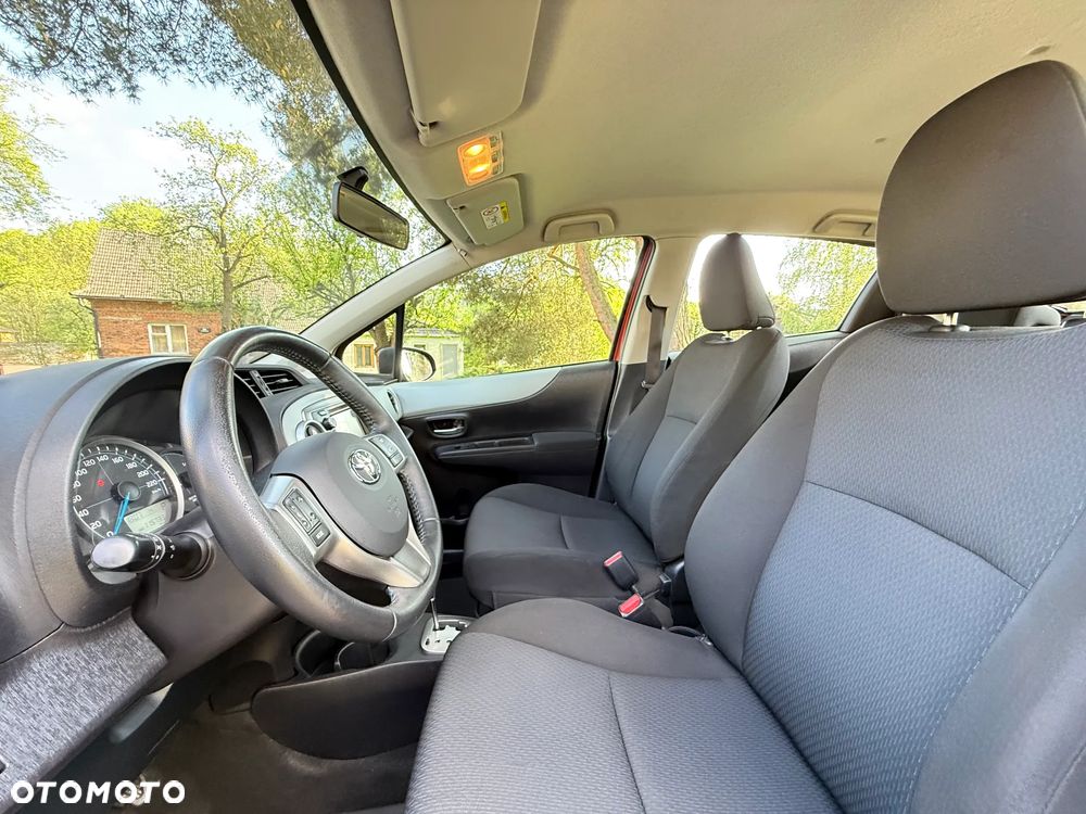 Toyota Yaris Hybrid 100 Premium EU6 - 16