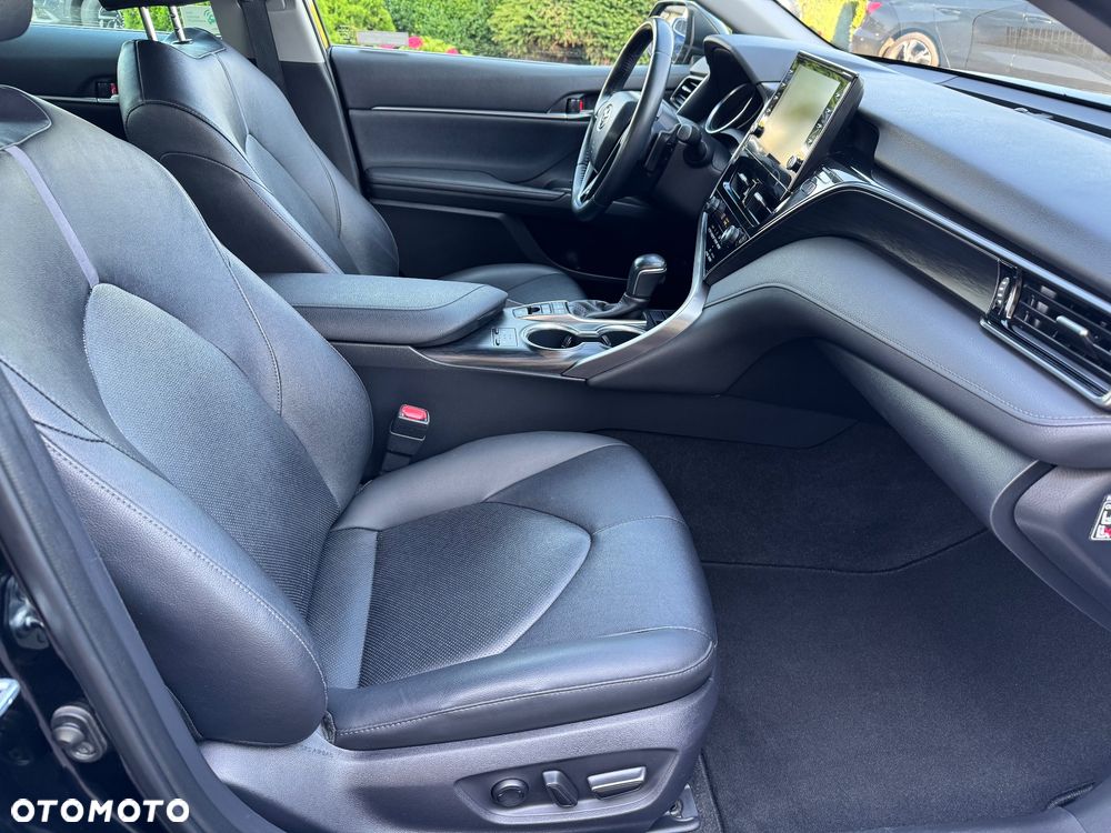 Toyota Camry 2.5 Hybrid Executive CVT - 17